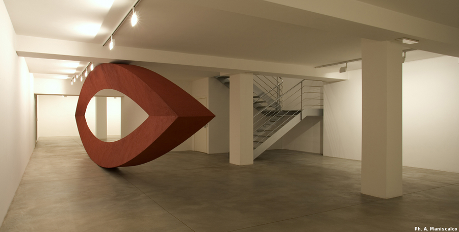 Mauro Staccioli, Galleria Fumagalli, 2007, Fotografia
