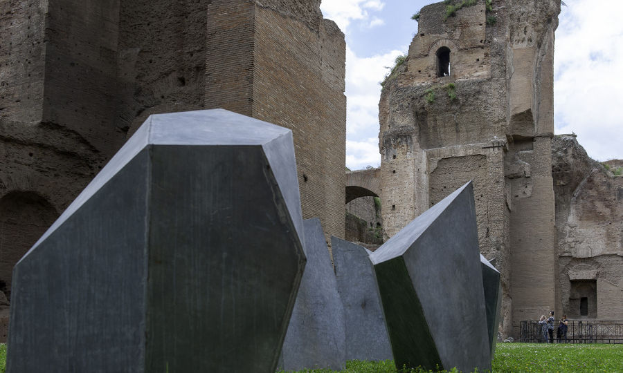 Mauro Staccioli, Prismoidi 2003, Terme di Caracalla 2018, foto 17