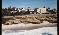 “La Jolla ’87”, Museum of Contemporary Art San Diego - photographic_print (Box 13 Folder 2 Unit 77) Credits Associazione Archivio Mauro Staccioli / Bibliotheca Hertziana – Max-Planck-Institut für Kunstgeschichte, Roma. Foto di Bob Tyson.