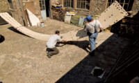 Installazione di Attraversando la storia 2009, “Luoghi d’esperienza, Volterra - 2009” - Credits Associazione Archivio Mauro Staccioli. Foto di Bob Tyson.