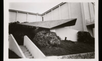 “La Jolla ’87”, Museum of Contemporary Art San Diego - photographic_print (Box 13 Folder 2 Unit 53) Credits Associazione Archivio Mauro Staccioli / Bibliotheca Hertziana – Max-Planck-Institut für Kunstgeschichte, Roma. Foto di Bob Tyson.